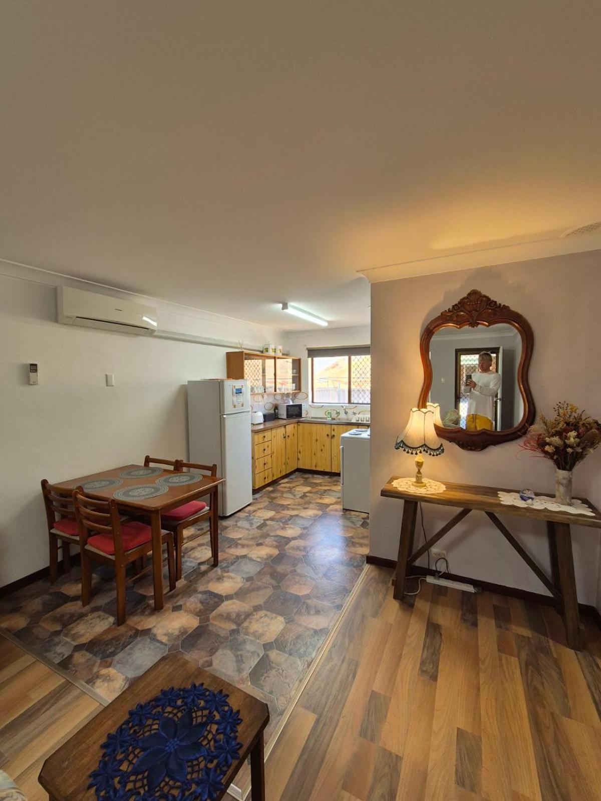 Champion Bay Beach Unit, With Own Carport, Geraldton Eksteriør billede